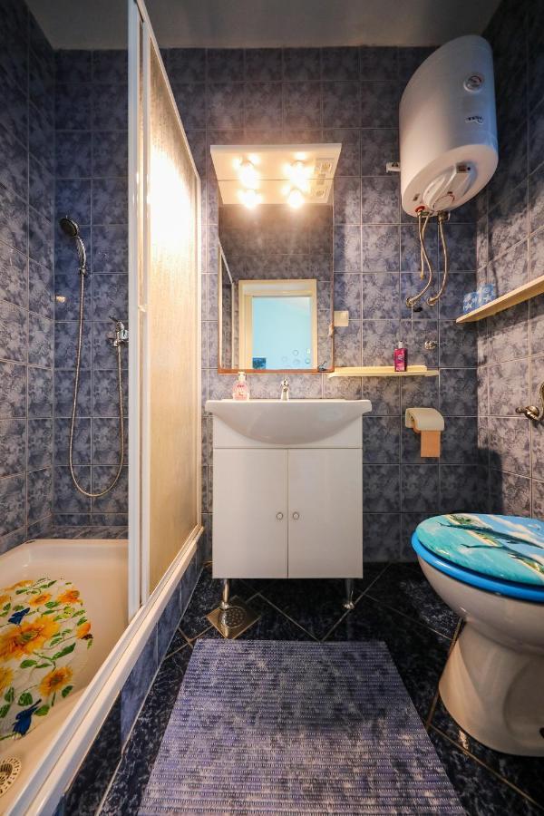 Studio Brbinj 8160A المظهر الخارجي الصورة